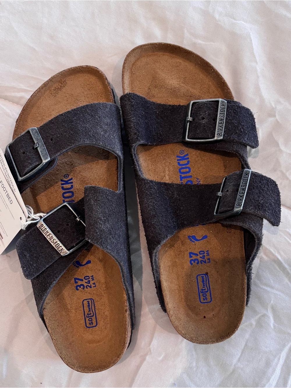 NWT Birkenstock Arizona Two-Strap Sandals in Black Suede 37